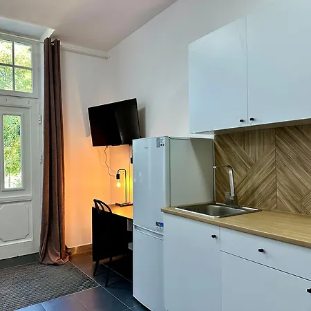 Decetral W Sopocie Apartment *